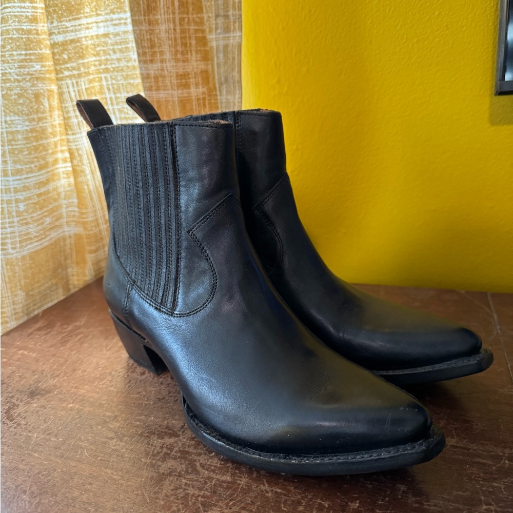 Frye Boots - Picture 6 of 7